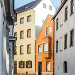 Modernes Design-apartment Mit Grosser Kueche In Augsburger Altstadt Kapuzinergasse Appartamento