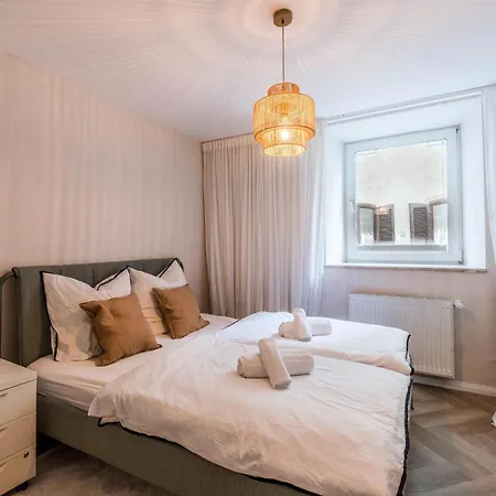 Modernes Design-apartment In Augsburger Altstadt *