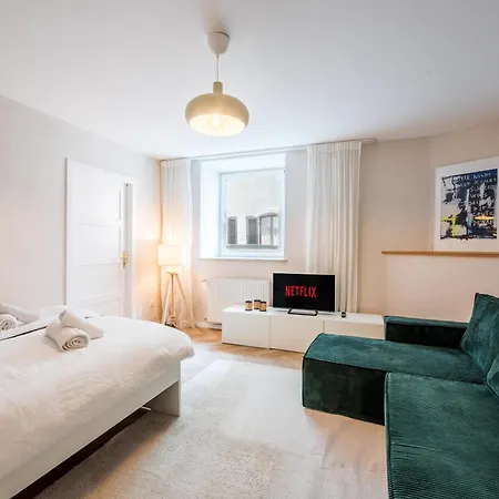 Modernes Design-apartment Mit Großer Küche In Augsburger Altstadt Kapuzinergasse
