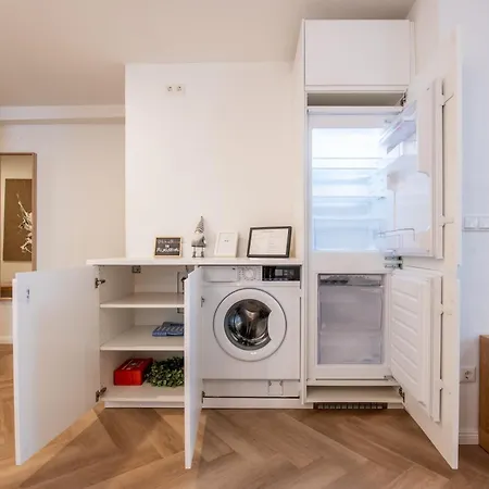 Appartement Modernes Design-apartment Mit Grosser Kueche In Augsburger Altstadt Kapuzinergasse *
